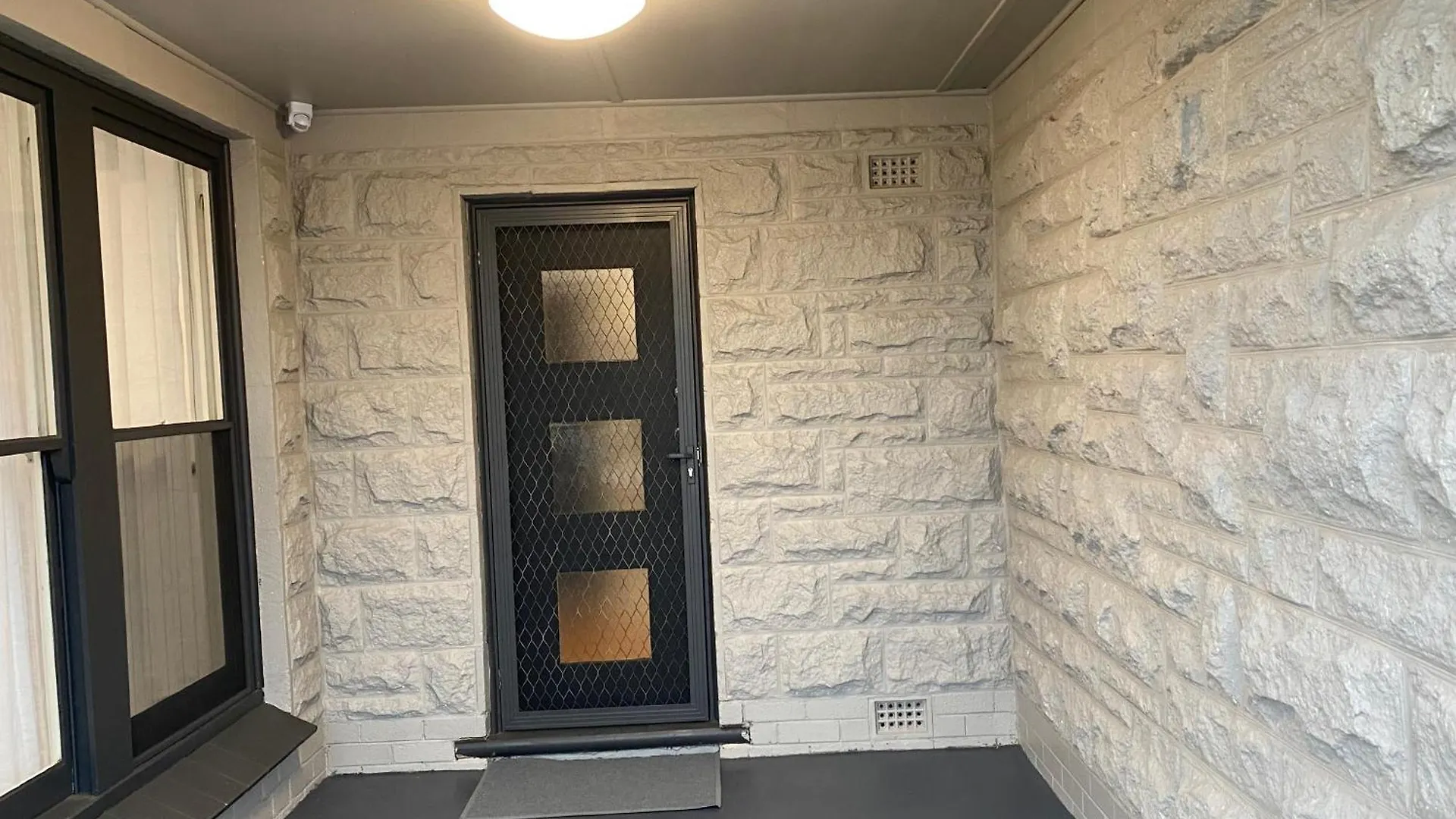 Beautiful 3 Bedrooms Bnb Between Airport And Sea Cheltenham