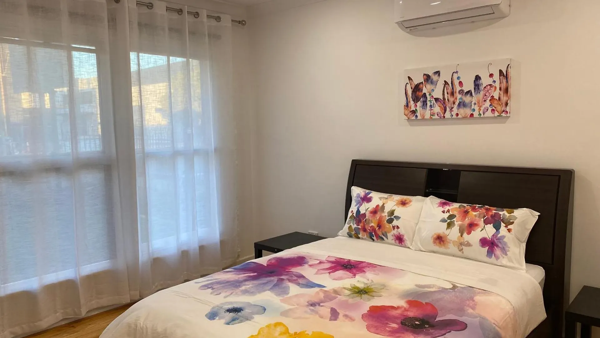 Beautiful 3 Bedrooms Bnb Between Airport And Sea Cheltenham 0*,