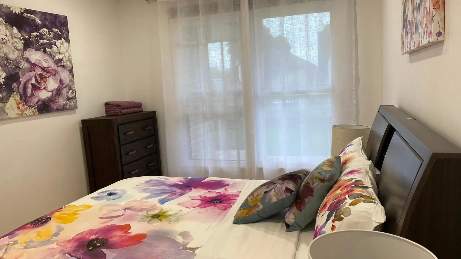 Holiday home Beautiful 3 Bedrooms Bnb Between Airport And Sea Cheltenham