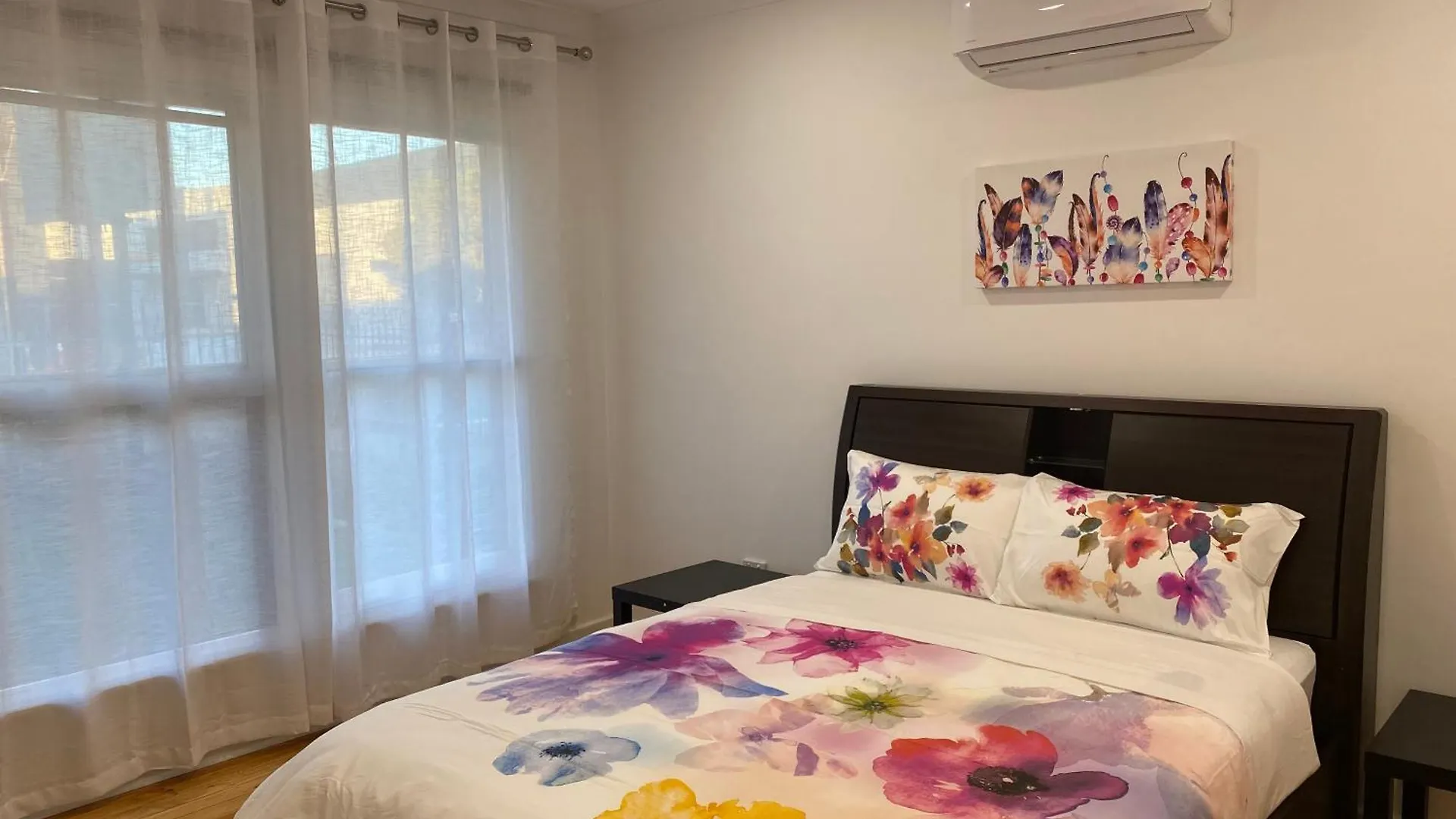 Holiday home Beautiful 3 Bedrooms Bnb Between Airport And Sea Cheltenham