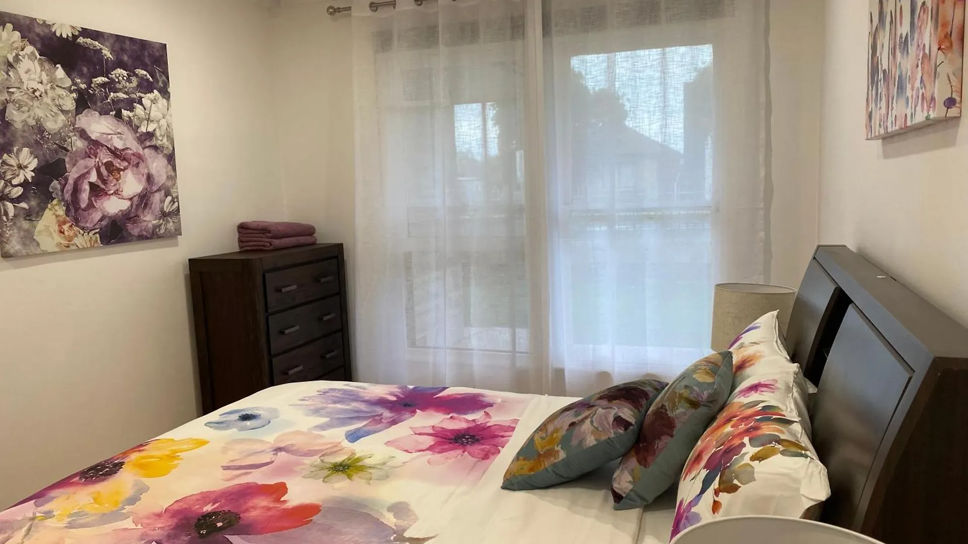Beautiful 3 Bedrooms Bnb Between Airport And Sea Cheltenham 0*,  Australia